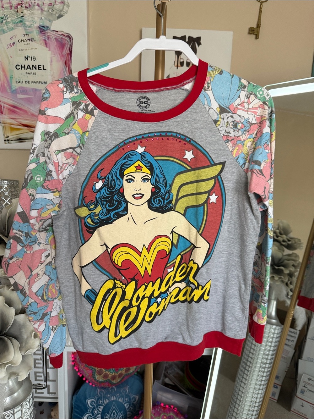 DC Comics Wonder Woman Raglan Top - Grey with Multi-Color Sleeves